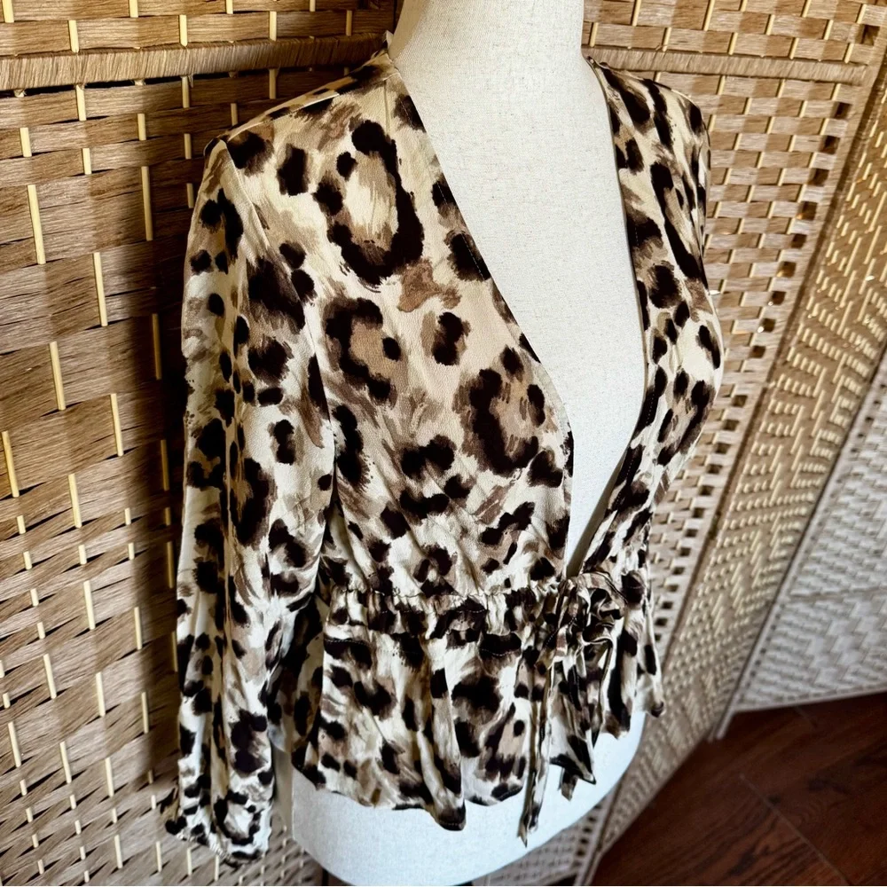 NWT Vero Moda tie front animal print top XL - Picture 3 of 13